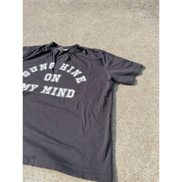 H&M Top Women Size Large Gray Split V-Neck Graphic Short Sleeve Tee Shirt Casual - Picture 2 of 6